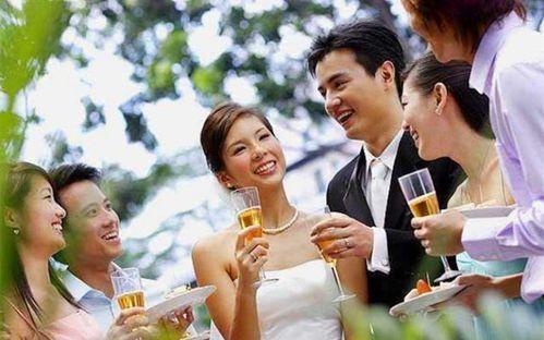 新郎结婚吃瓜后续故事免费阅读,新郎吃瓜后续的浪漫奇遇  第1张 新郎结婚吃瓜后续故事免费阅读,新郎吃瓜后续的浪漫奇遇  第1张